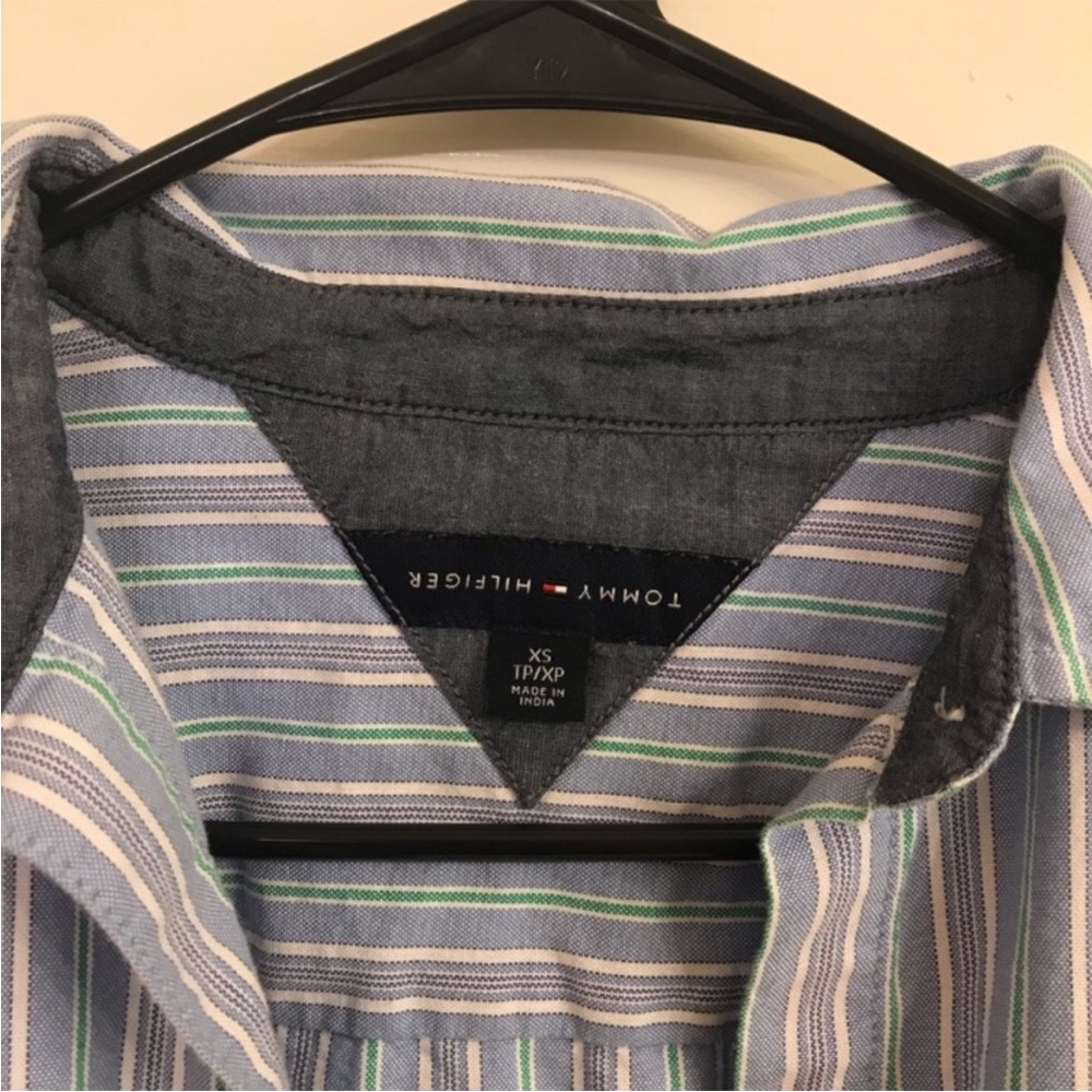 🩷FIRM PRICE🩷 Tommy Hilfiger button down shirts - Picture 9 of 13